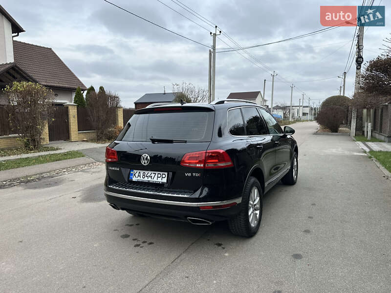 Внедорожник / Кроссовер Volkswagen Touareg 2017 в Киеве