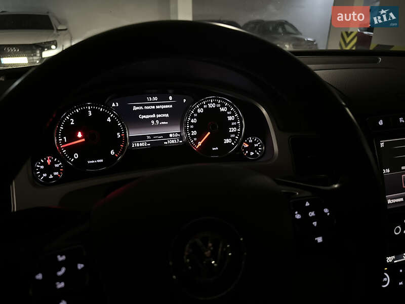 Внедорожник / Кроссовер Volkswagen Touareg 2017 в Киеве