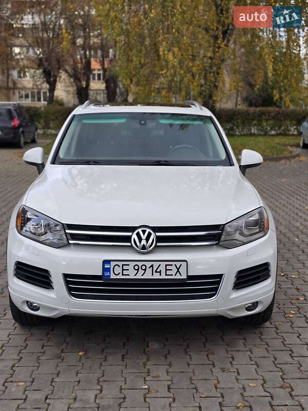 Позашляховик / Кросовер Volkswagen Touareg 2012 в Чернівцях