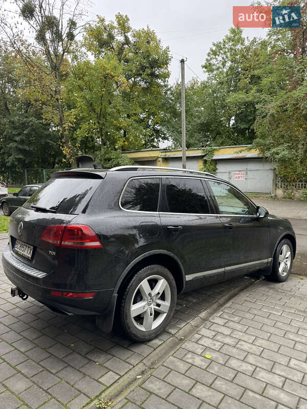 Позашляховик / Кросовер Volkswagen Touareg 2012 в Львові