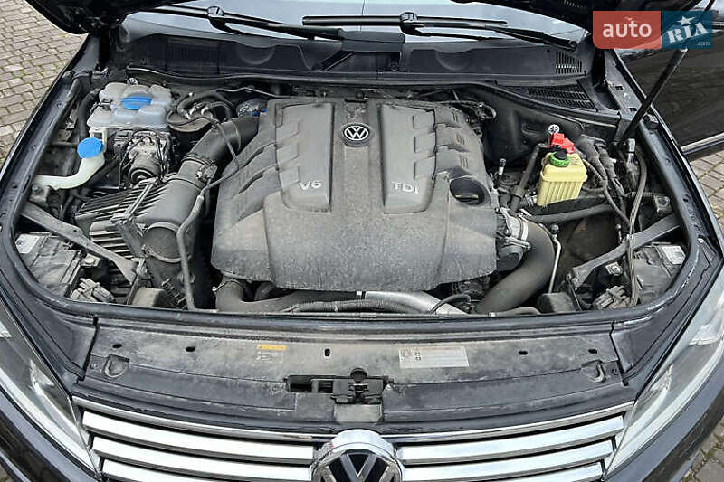 Внедорожник / Кроссовер Volkswagen Touareg 2016 в Киеве