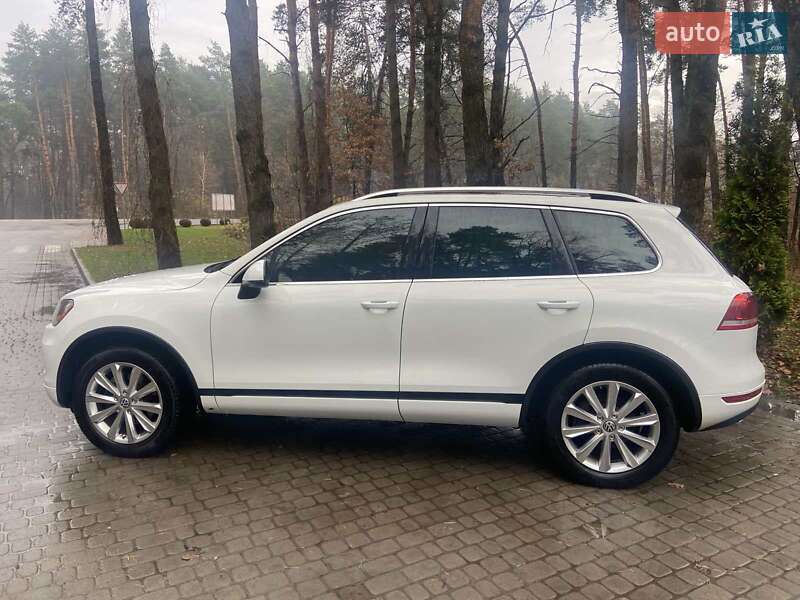 Позашляховик / Кросовер Volkswagen Touareg 2012 в Львові