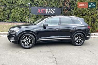 Позашляховик / Кросовер Volkswagen Touareg 2020 в Києві