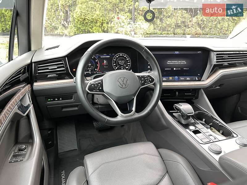 Внедорожник / Кроссовер Volkswagen Touareg 2020 в Киеве фото 14 Внедорожник / Кроссовер Volkswagen Touareg 2020 в Киеве