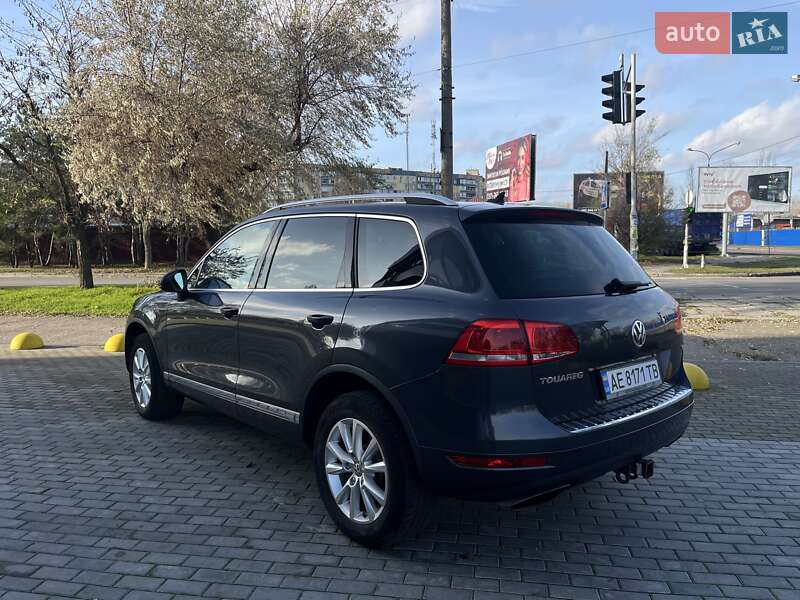 Позашляховик / Кросовер Volkswagen Touareg 2014 в Кам'янському