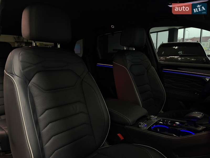 Внедорожник / Кроссовер Volkswagen Touareg 2024 в Тернополе