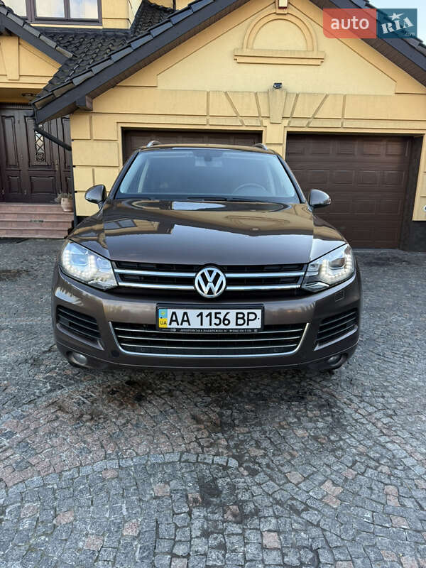 Позашляховик / Кросовер Volkswagen Touareg 2013 в Львові