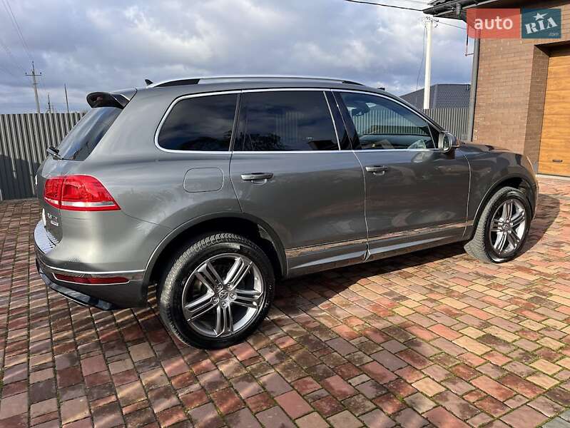 Внедорожник / Кроссовер Volkswagen Touareg 2016 в Луцке