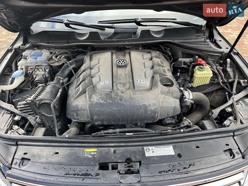 Внедорожник / Кроссовер Volkswagen Touareg 2016 в Луцке