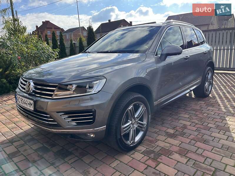 Внедорожник / Кроссовер Volkswagen Touareg 2016 в Луцке
