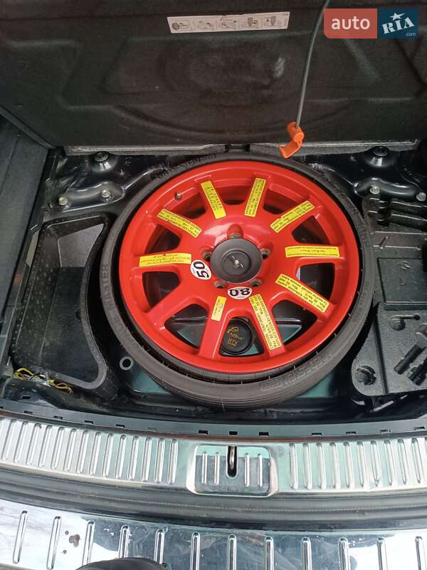 Позашляховик / Кросовер Volkswagen Touareg 2012 в Києві