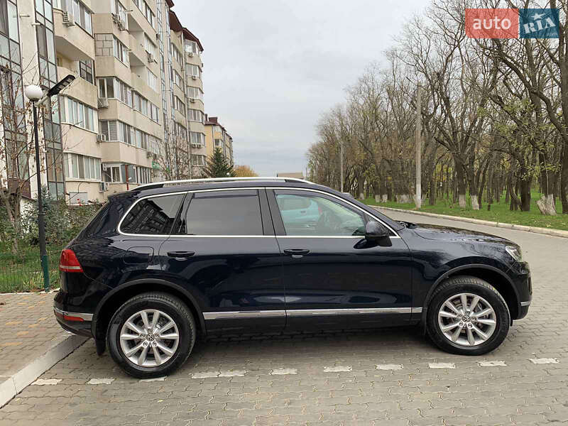 Внедорожник / Кроссовер Volkswagen Touareg 2016 в Одессе