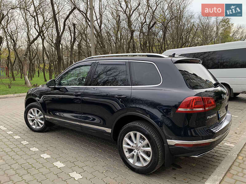 Внедорожник / Кроссовер Volkswagen Touareg 2016 в Одессе
