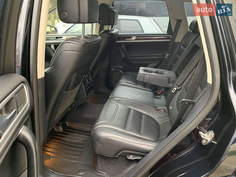 Внедорожник / Кроссовер Volkswagen Touareg 2016 в Одессе