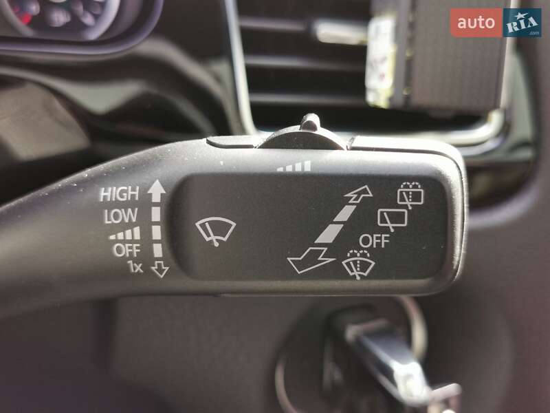 Внедорожник / Кроссовер Volkswagen Touareg 2013 в Хмельницком