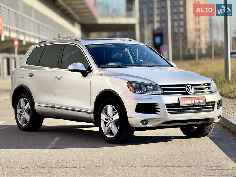 Внедорожник / Кроссовер Volkswagen Touareg 2013 в Киеве