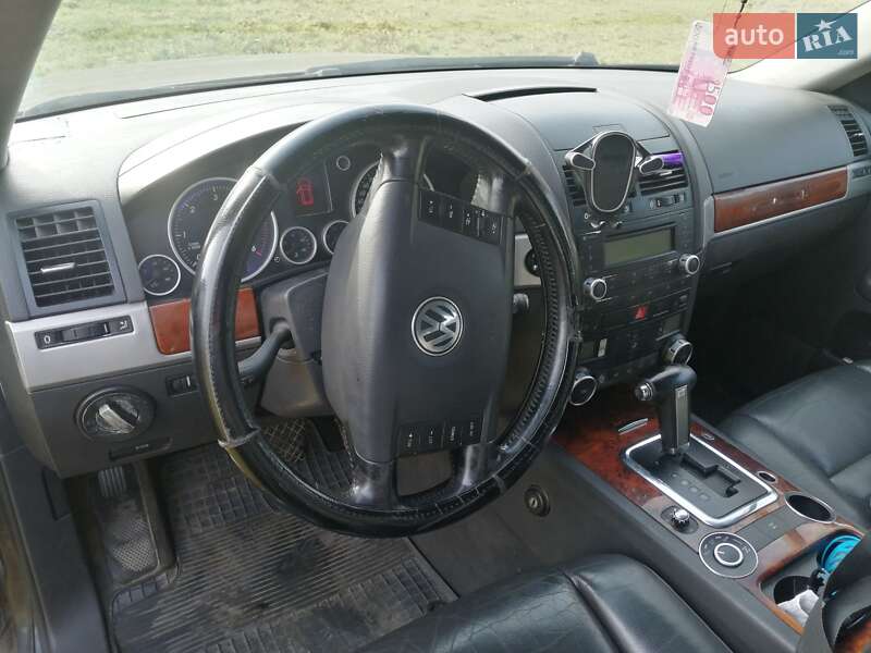 Внедорожник / Кроссовер Volkswagen Touareg 2005 в Львове