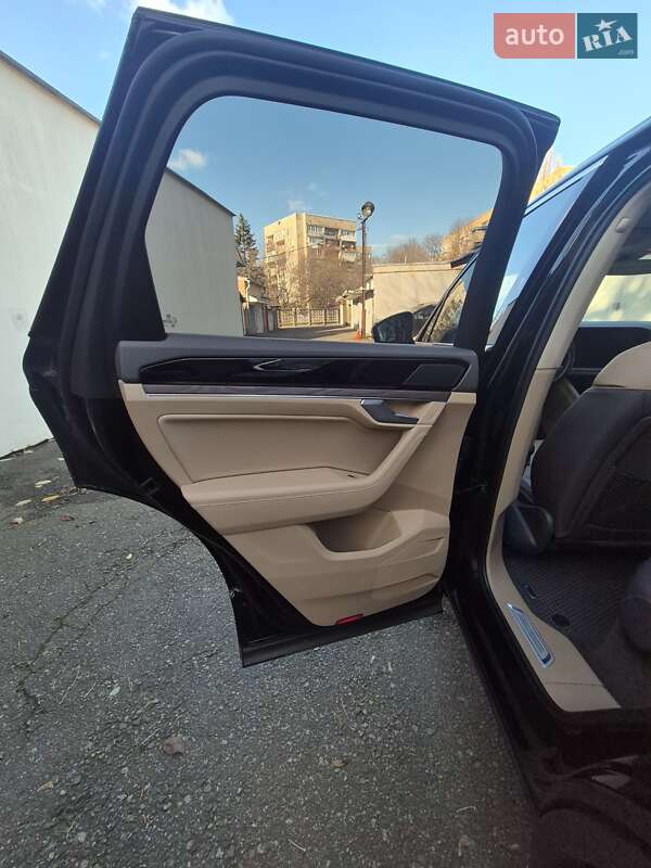 Внедорожник / Кроссовер Volkswagen Touareg 2023 в Киеве