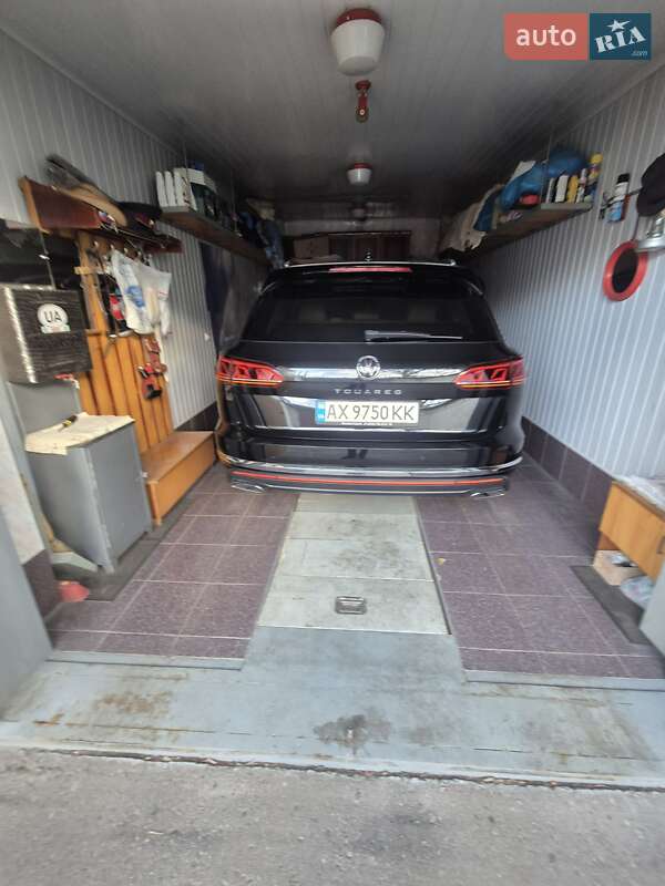 Внедорожник / Кроссовер Volkswagen Touareg 2023 в Киеве