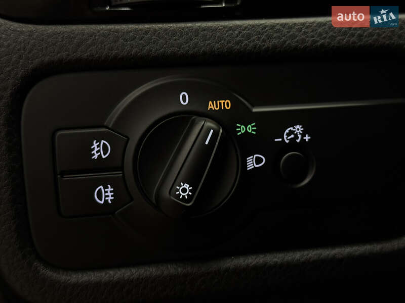 Внедорожник / Кроссовер Volkswagen Touareg 2015 в Николаеве