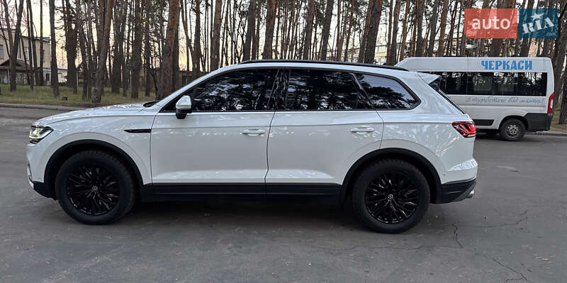Внедорожник / Кроссовер Volkswagen Touareg 2018 в Черкассах