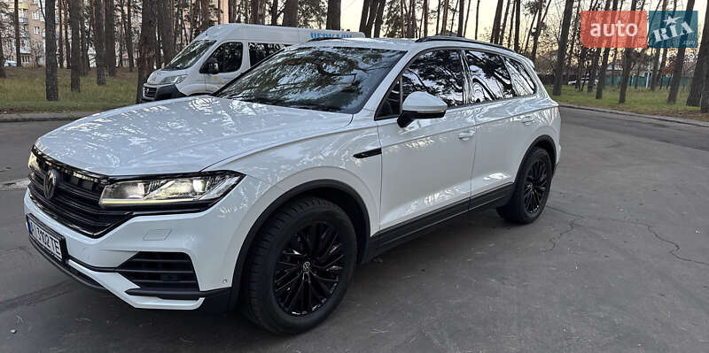 Внедорожник / Кроссовер Volkswagen Touareg 2018 в Черкассах
