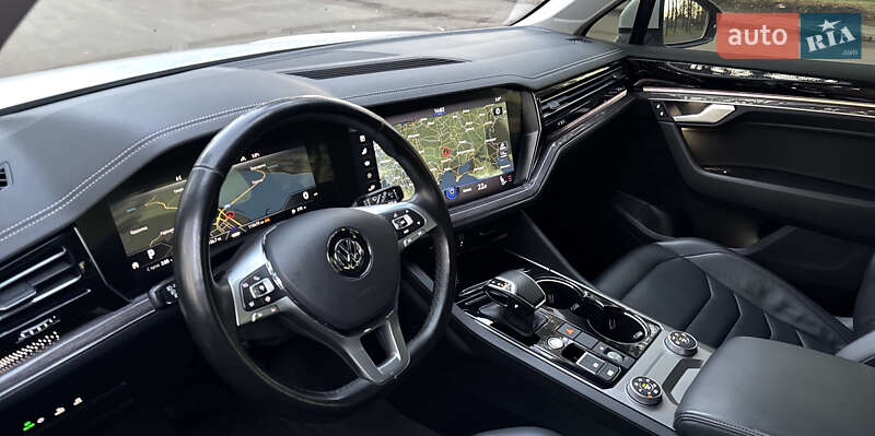 Внедорожник / Кроссовер Volkswagen Touareg 2018 в Черкассах