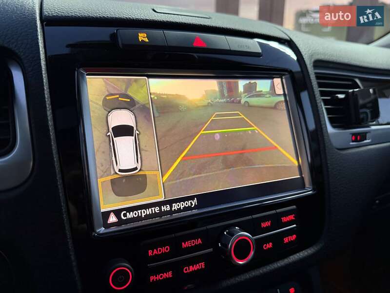 Внедорожник / Кроссовер Volkswagen Touareg 2012 в Киеве