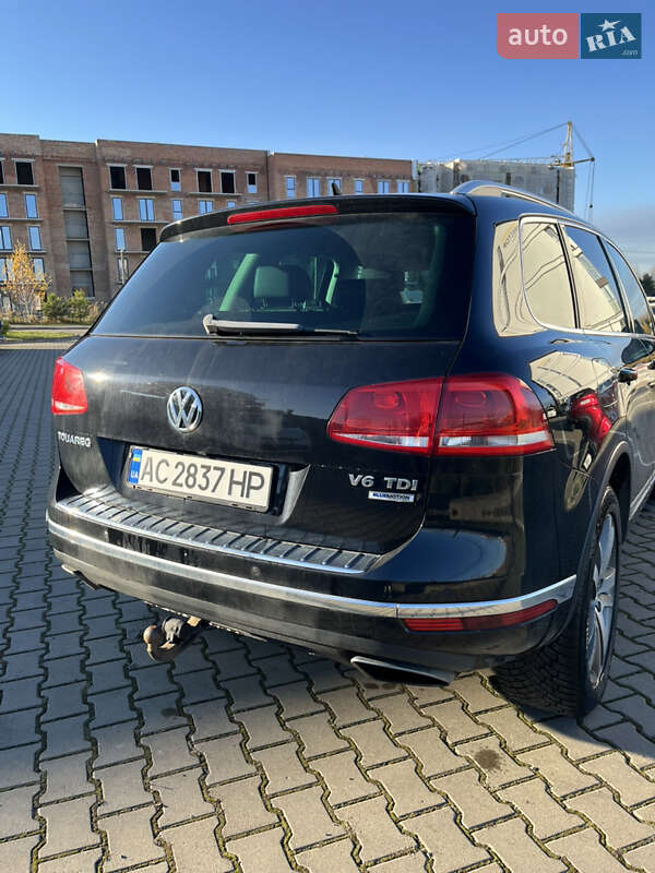 Внедорожник / Кроссовер Volkswagen Touareg 2015 в Луцке