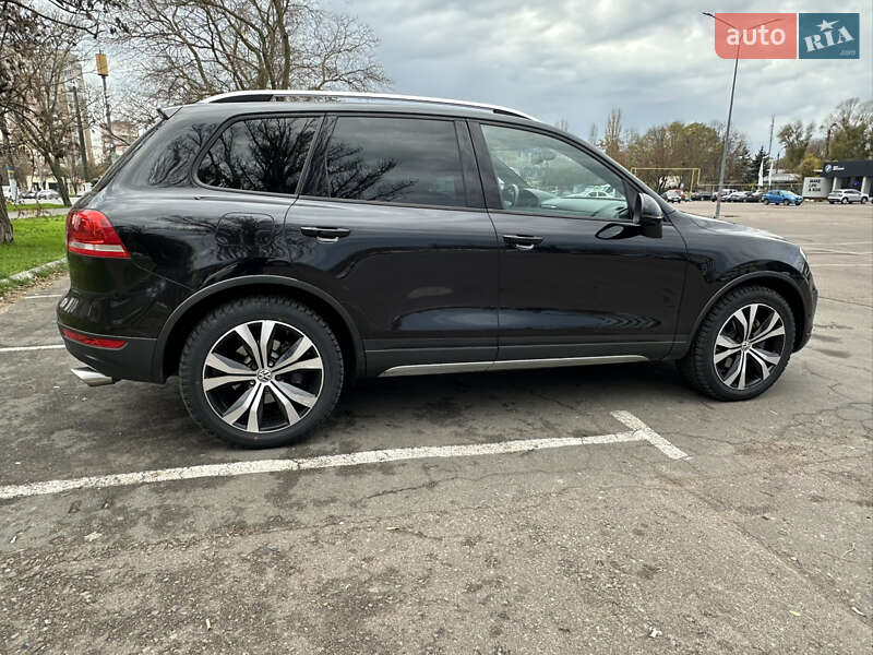 Внедорожник / Кроссовер Volkswagen Touareg 2011 в Одессе