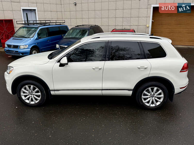 Внедорожник / Кроссовер Volkswagen Touareg 2011 в Одессе