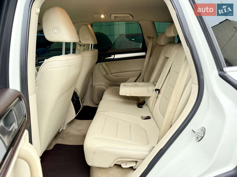 Внедорожник / Кроссовер Volkswagen Touareg 2011 в Одессе