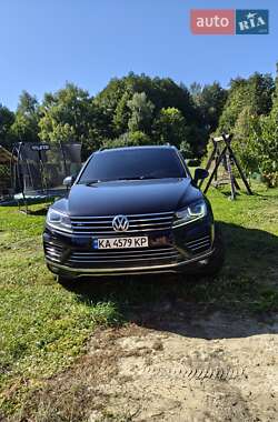 Позашляховик / Кросовер Volkswagen Touareg 2015 в Охтирці
