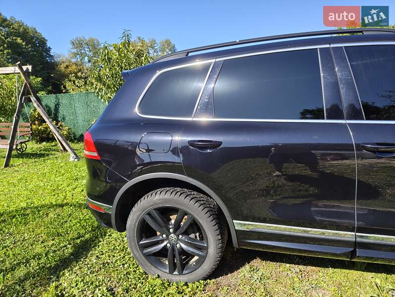 Внедорожник / Кроссовер Volkswagen Touareg 2015 в Ахтырке