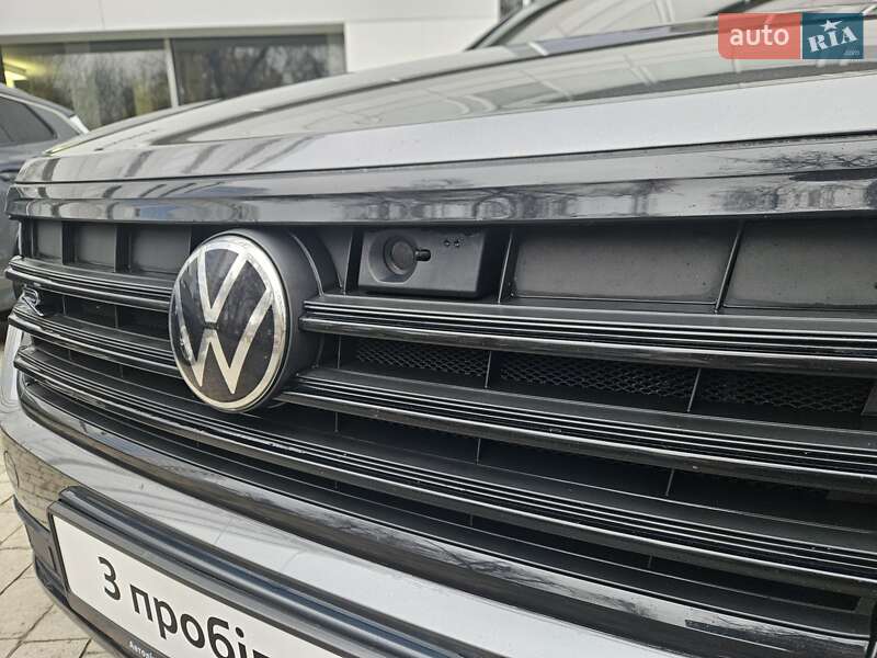 Внедорожник / Кроссовер Volkswagen Touareg 2023 в Киеве