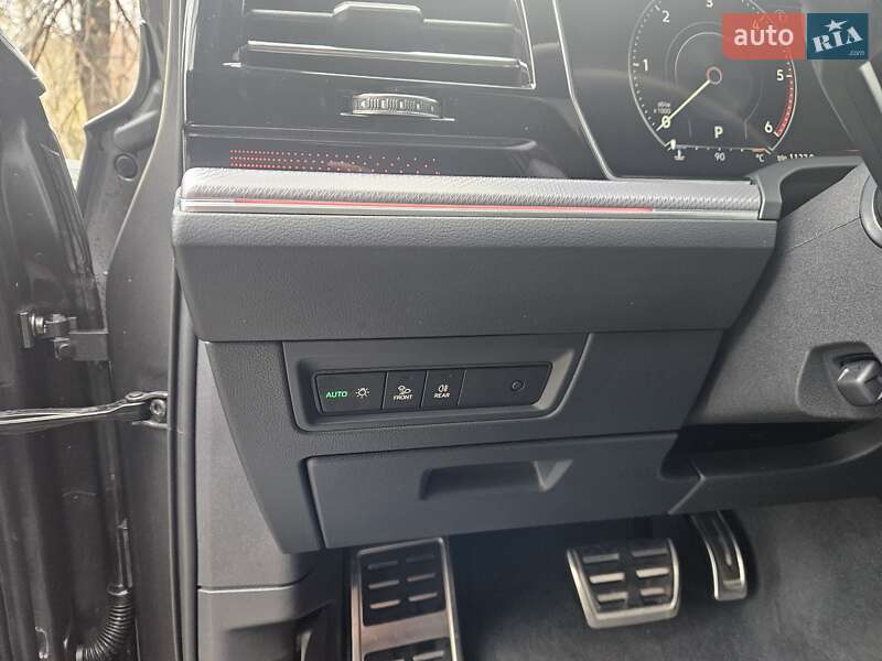 Внедорожник / Кроссовер Volkswagen Touareg 2023 в Киеве