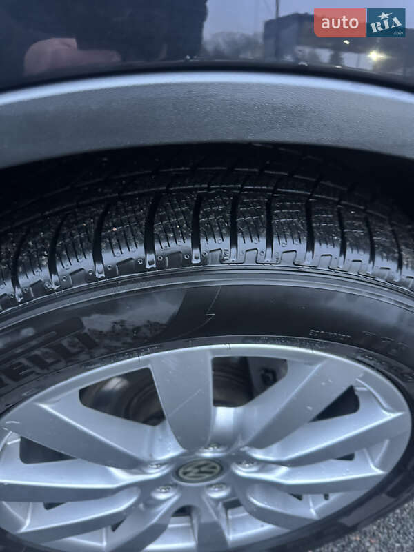 Внедорожник / Кроссовер Volkswagen Touareg 2013 в Чуднове