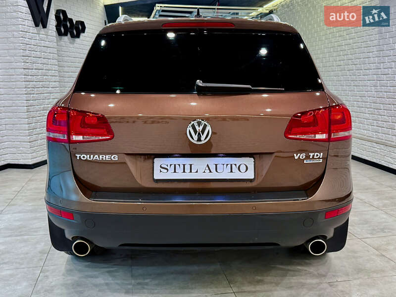Внедорожник / Кроссовер Volkswagen Touareg 2014 в Одессе