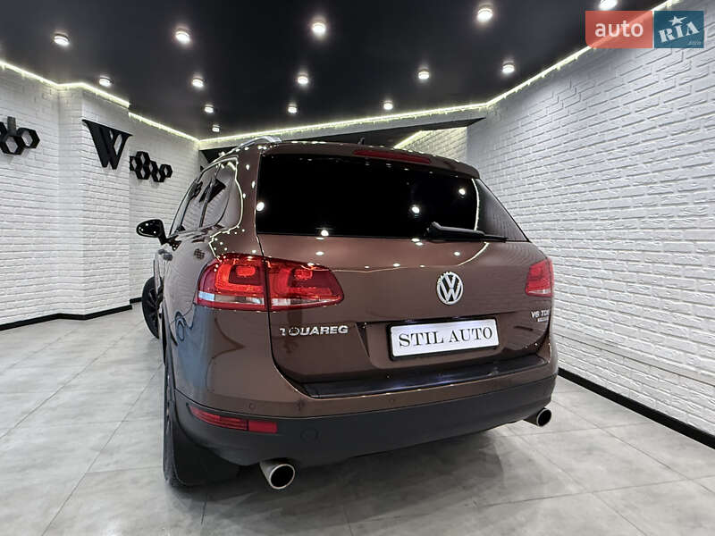 Внедорожник / Кроссовер Volkswagen Touareg 2014 в Одессе