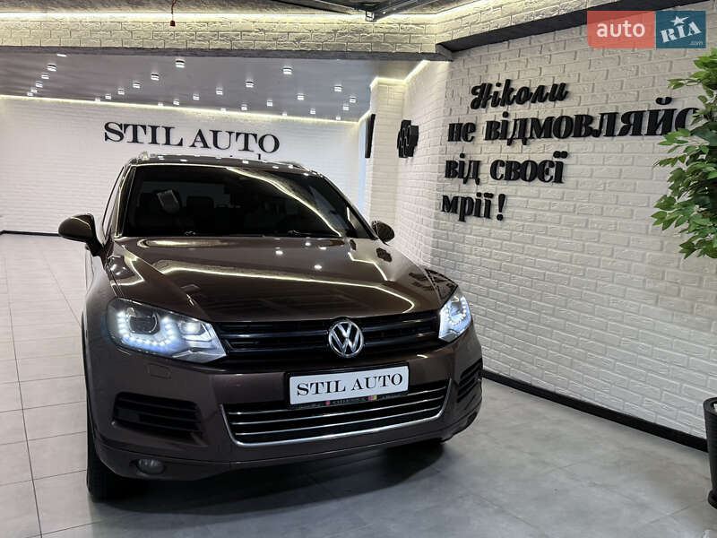 Внедорожник / Кроссовер Volkswagen Touareg 2014 в Одессе
