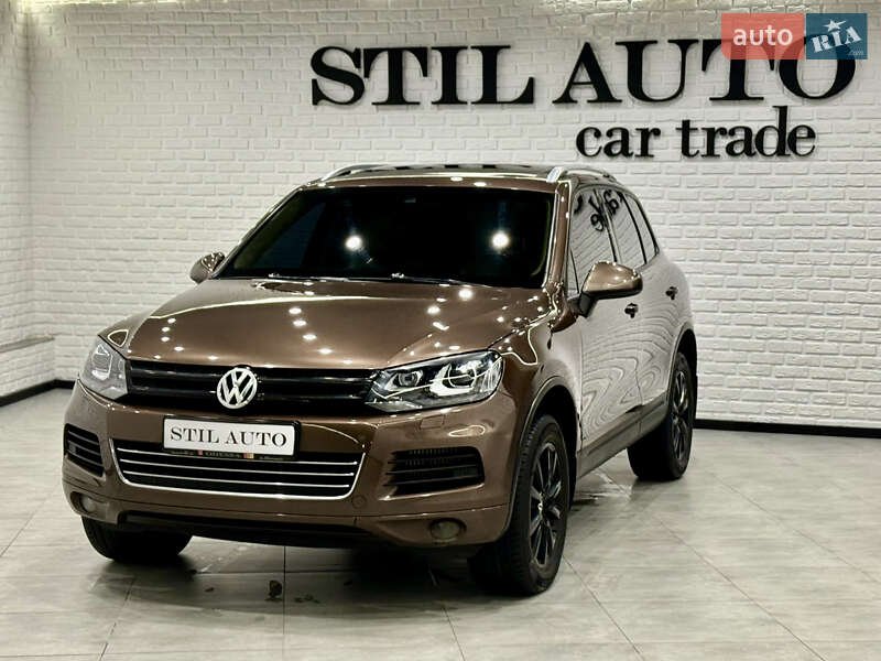 Внедорожник / Кроссовер Volkswagen Touareg 2014 в Одессе