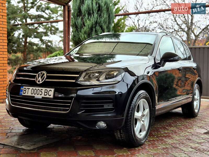 Внедорожник / Кроссовер Volkswagen Touareg 2012 в Запорожье