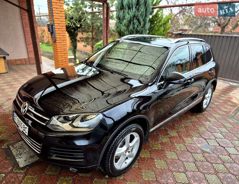 Внедорожник / Кроссовер Volkswagen Touareg 2012 в Запорожье