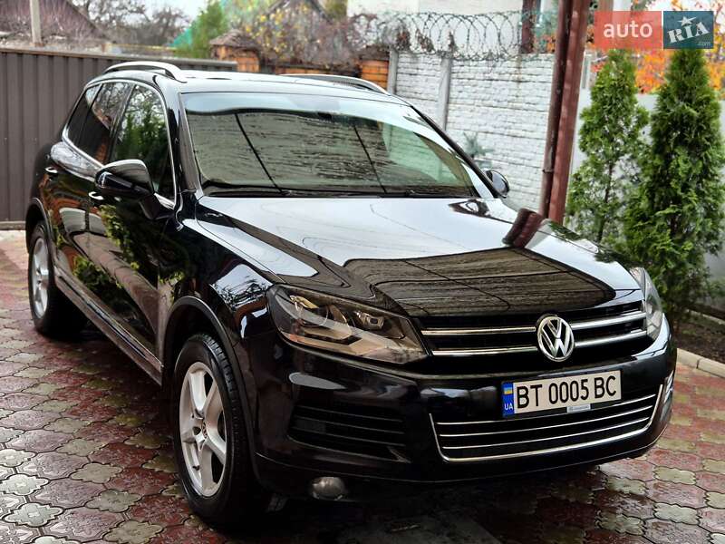 Внедорожник / Кроссовер Volkswagen Touareg 2012 в Запорожье