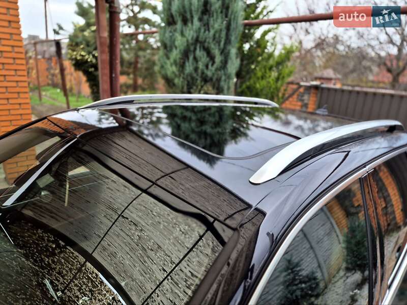 Внедорожник / Кроссовер Volkswagen Touareg 2012 в Запорожье