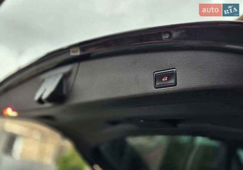 Внедорожник / Кроссовер Volkswagen Touareg 2012 в Запорожье