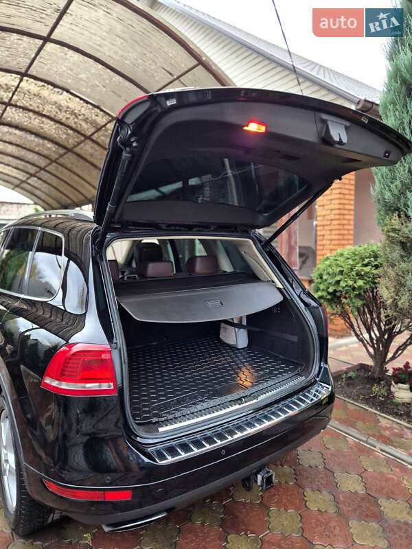 Внедорожник / Кроссовер Volkswagen Touareg 2012 в Запорожье