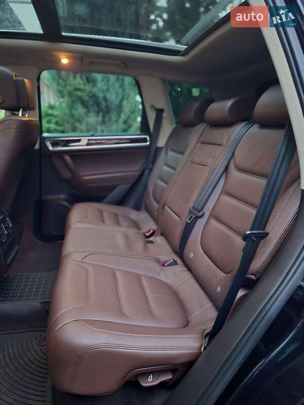 Внедорожник / Кроссовер Volkswagen Touareg 2012 в Запорожье