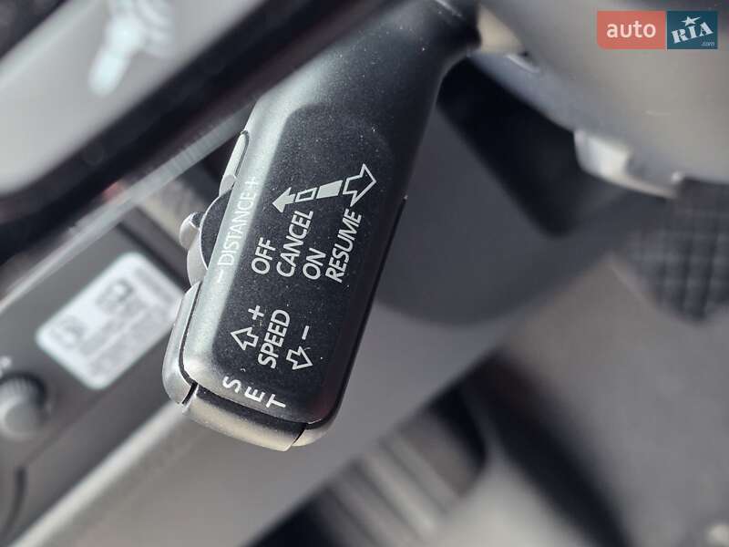 Внедорожник / Кроссовер Volkswagen Touareg 2016 в Коломые