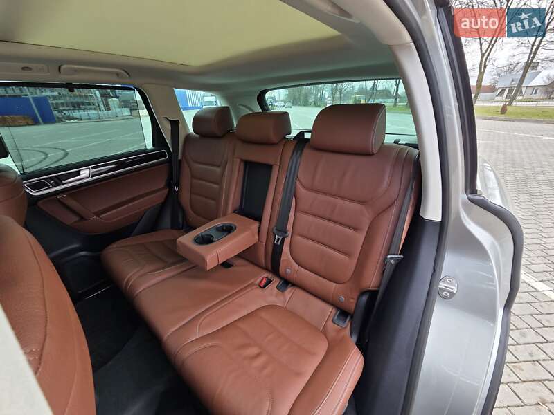 Внедорожник / Кроссовер Volkswagen Touareg 2016 в Коломые